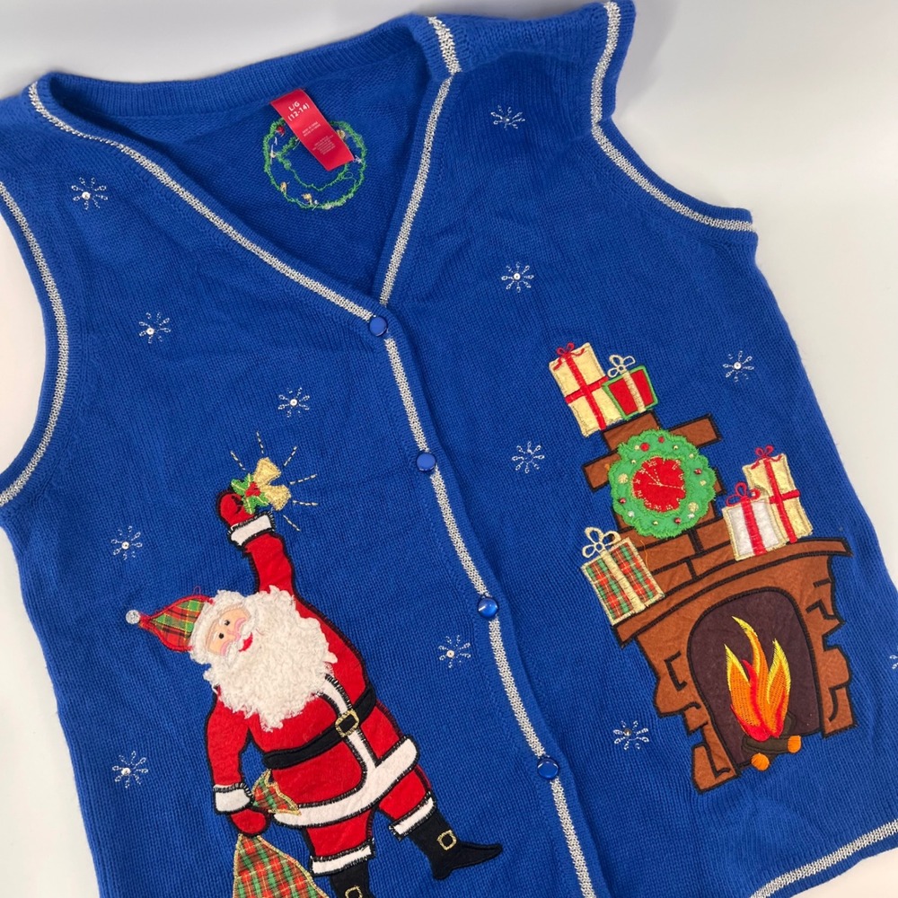 No Boundaries Women Large 12-14 Christmas Sweater Vest Santa Fireplace Blue